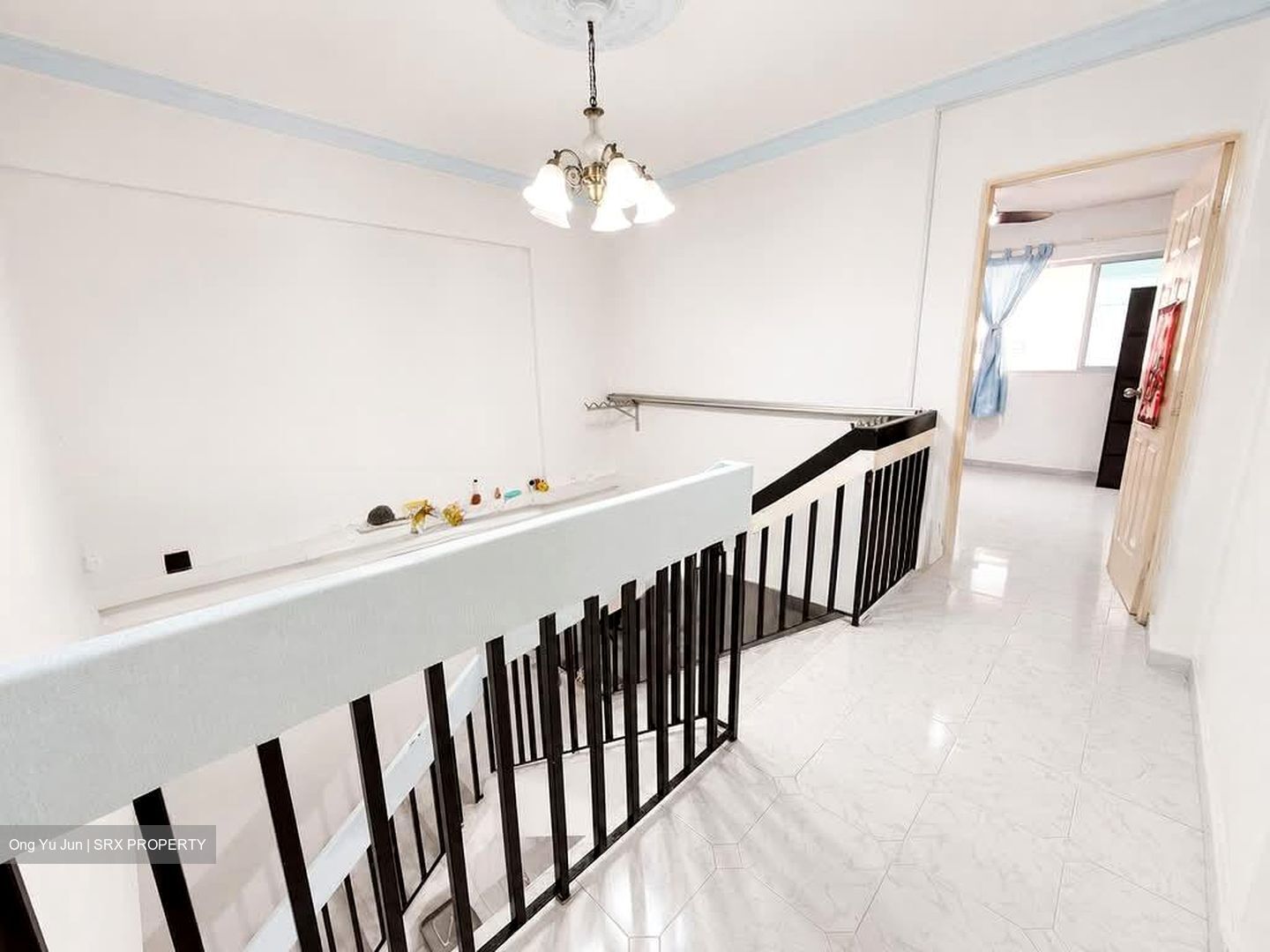 Blk 549 Jurong West Street 42 (Jurong West), HDB Executive #609784981